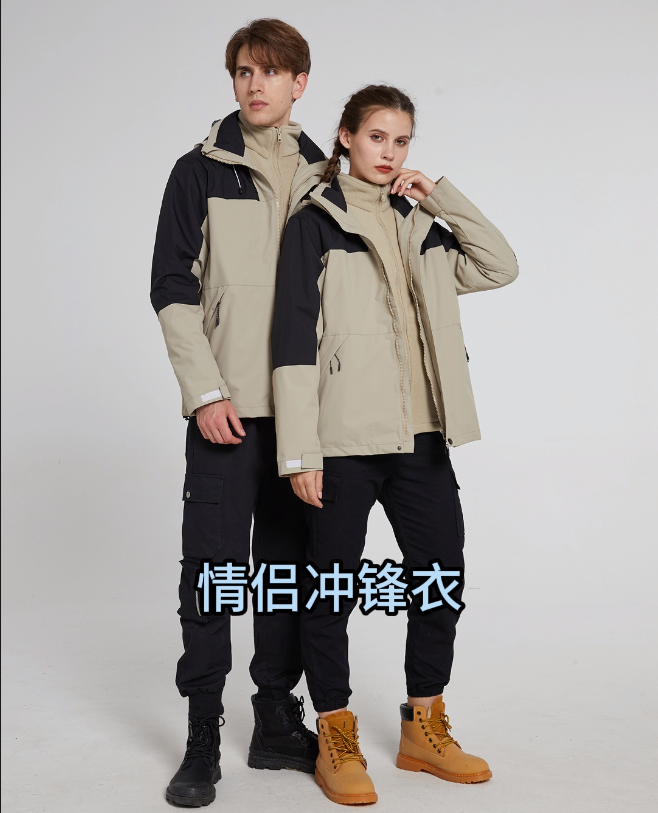 外衣：150D高彈春亞紡-100%聚酯纖維內(nèi)膽：300克雙面搖粒絨-100%聚酯纖維防水5000/透氣2000/防風(fēng)/保暖/三合一男女同款沖鋒衣登山服，奧特萊斯定制款防寒保暖情侶套裝沖鋒衣。